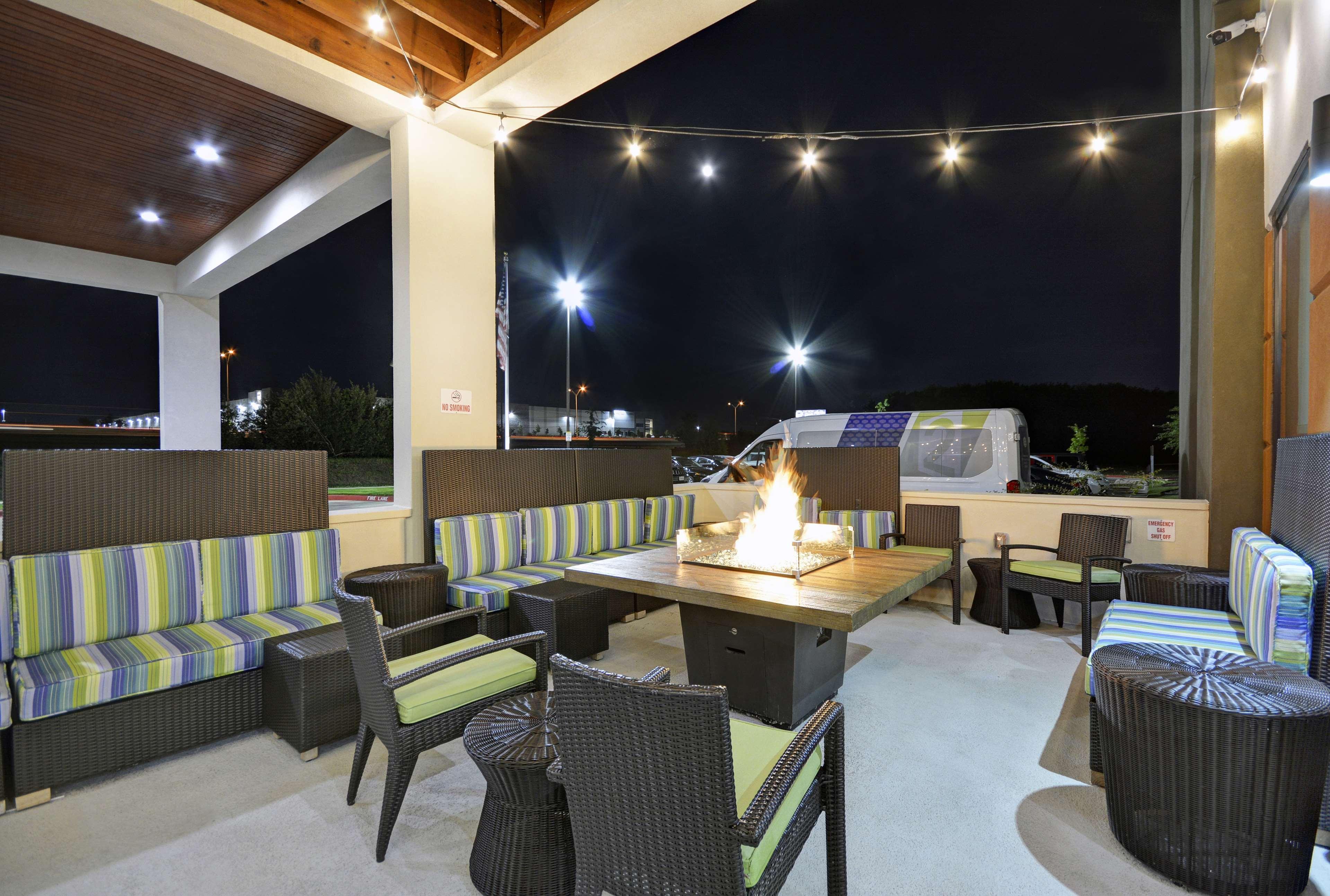 Home2 Suites By Hilton Dallas Desoto Exterior photo